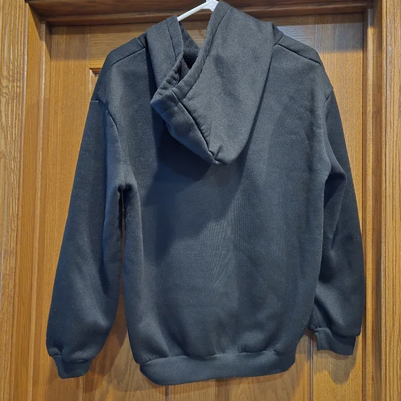 SHEIN Black and White Heart Graphic Sweatshirt - Picture 9 of 12